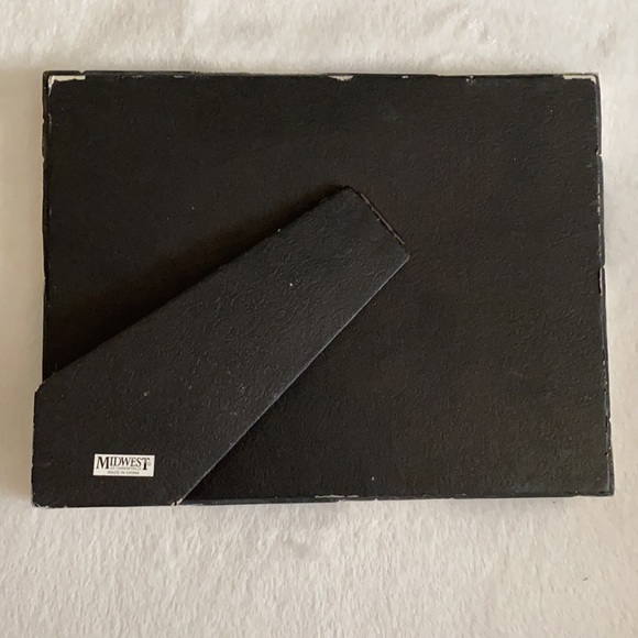 Midwest of Cannon Falls | Soccer Pattern Magnetic Picture Frame Black/White - Picture 11 of 13